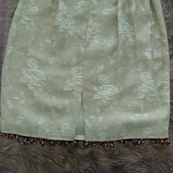 Bottom Abajo Avacoda Green Printed Skirt. Size 16. Women's Petite. Beaded - Picture 3 of 6